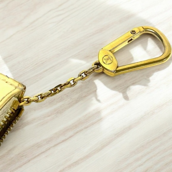 Authentic Louis Vuitton DAUPHINE PATENT LEATHER Vernis CARD Monogram Pochette - Picture 5 of 5